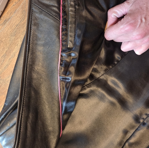 Danier Leather Black Leather Jacket - Picture 6 of 14